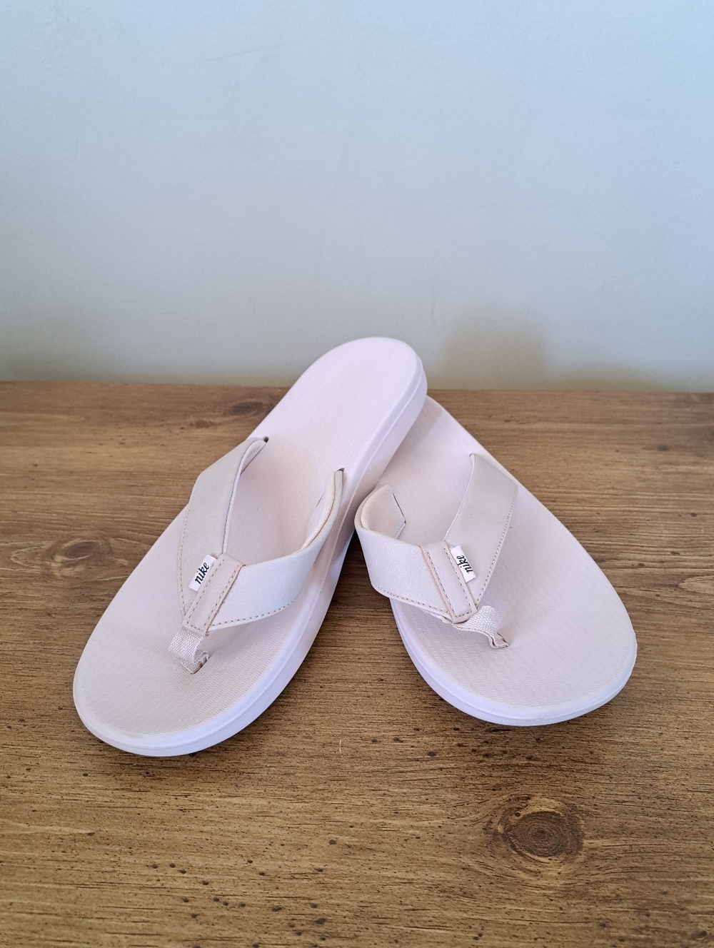 Nike Women's Bella Kai Thong Sandals Flip Flop Pale Pink Colour Women’s Size 11